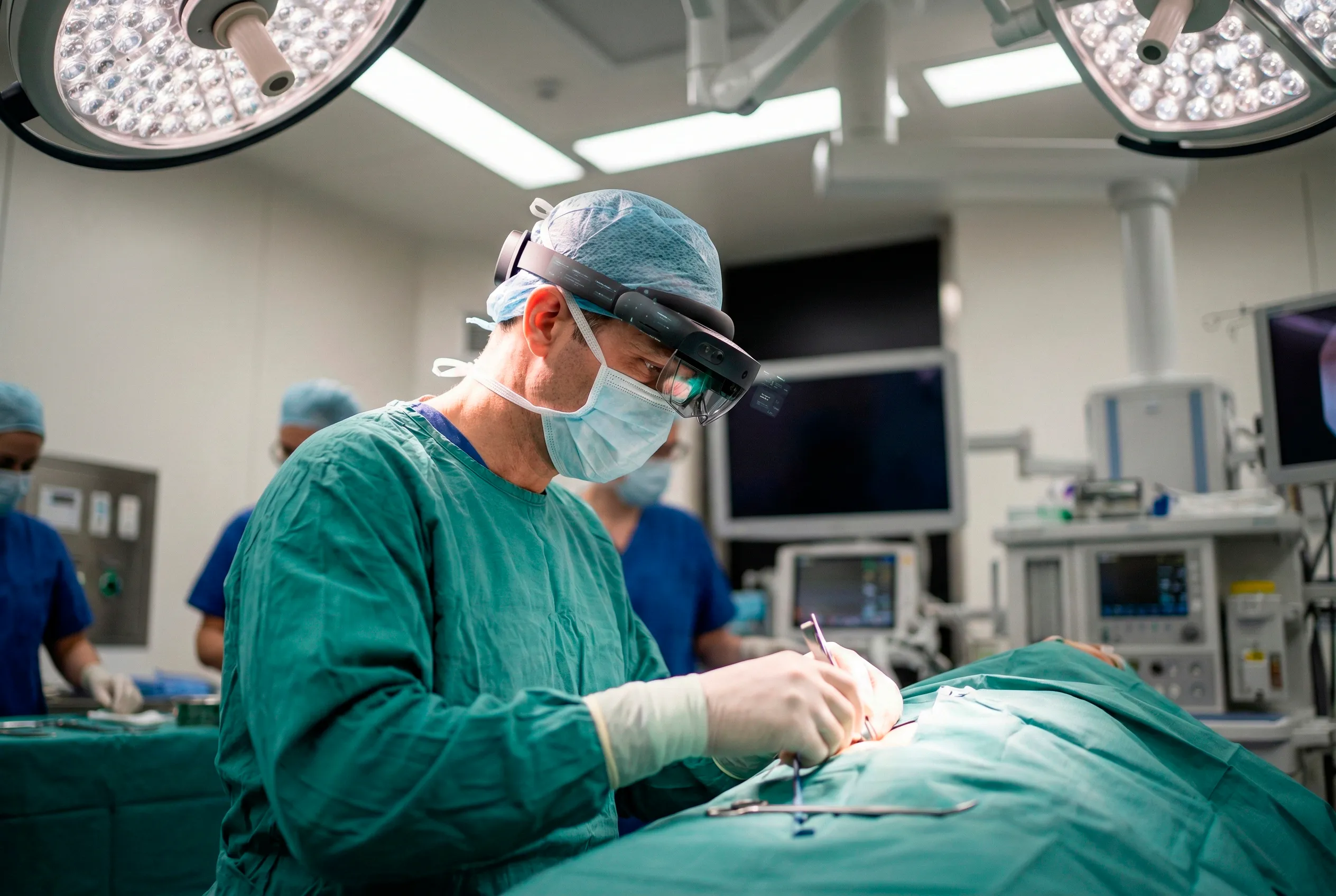 12 - Realidade mista eleva precisão e segurança em ambientes cirúrgicos